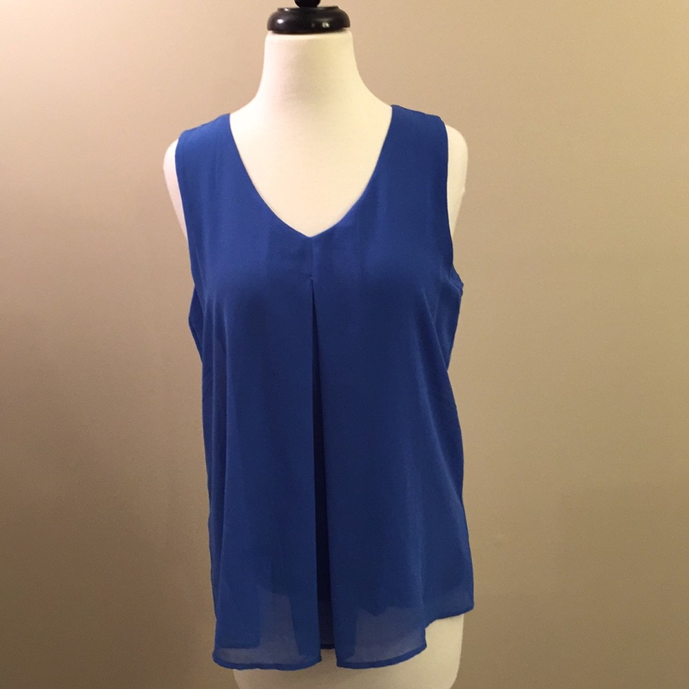 By Artisan blue flowy layered tank size S